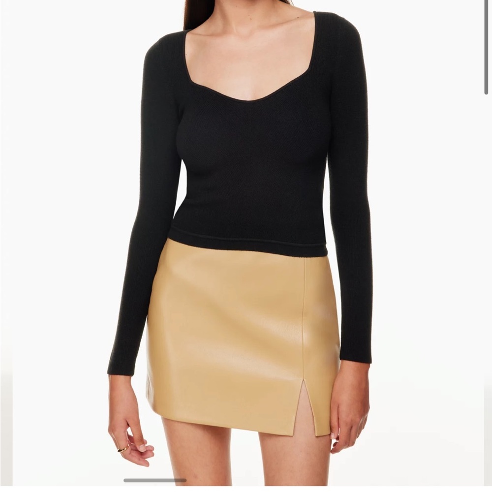 NWT Wilfred color black Tuscany Sweater